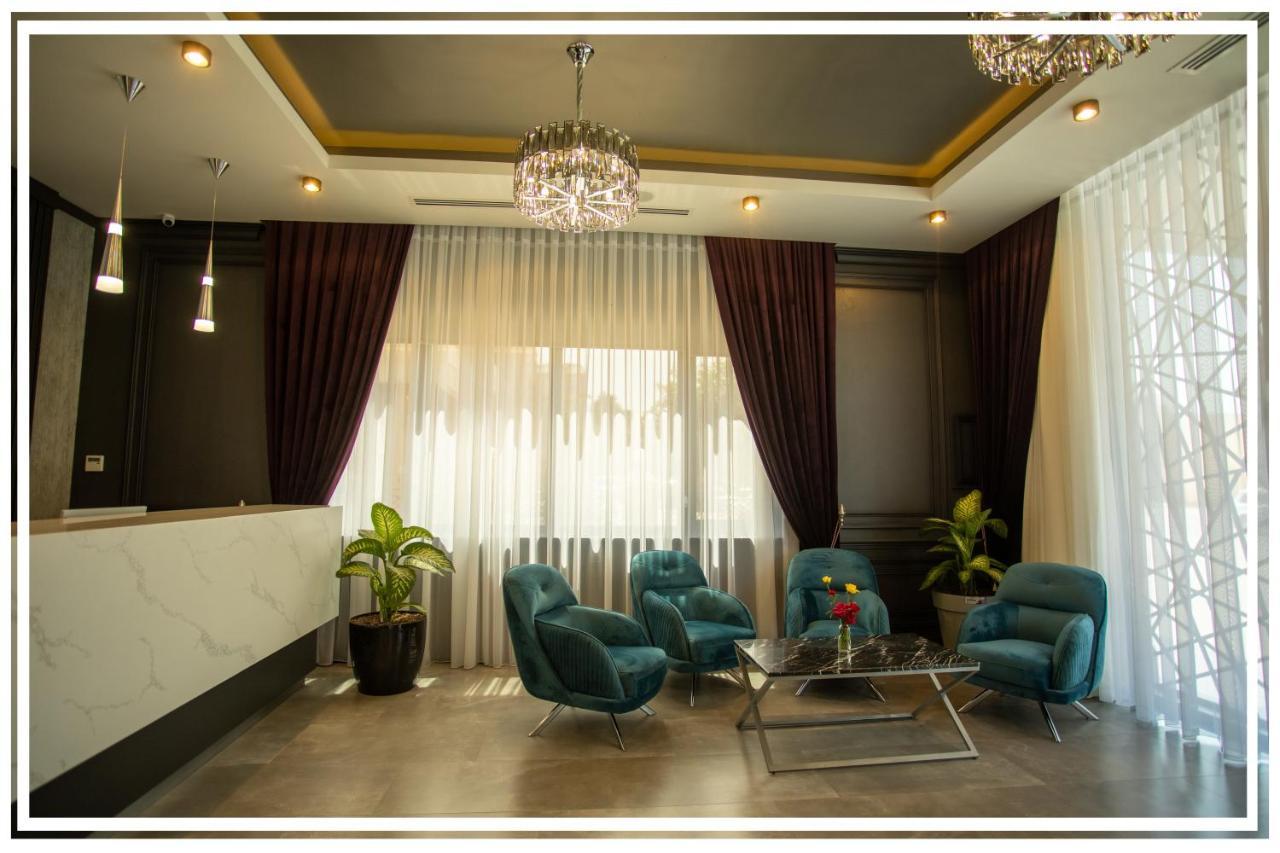 Vis Palm Hotel Ganja Extérieur photo